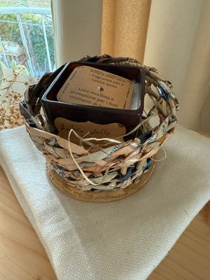 Candele Artigianali Profumate “Momenti di Luce” – Contenitore Vintage in Carta Riciclata