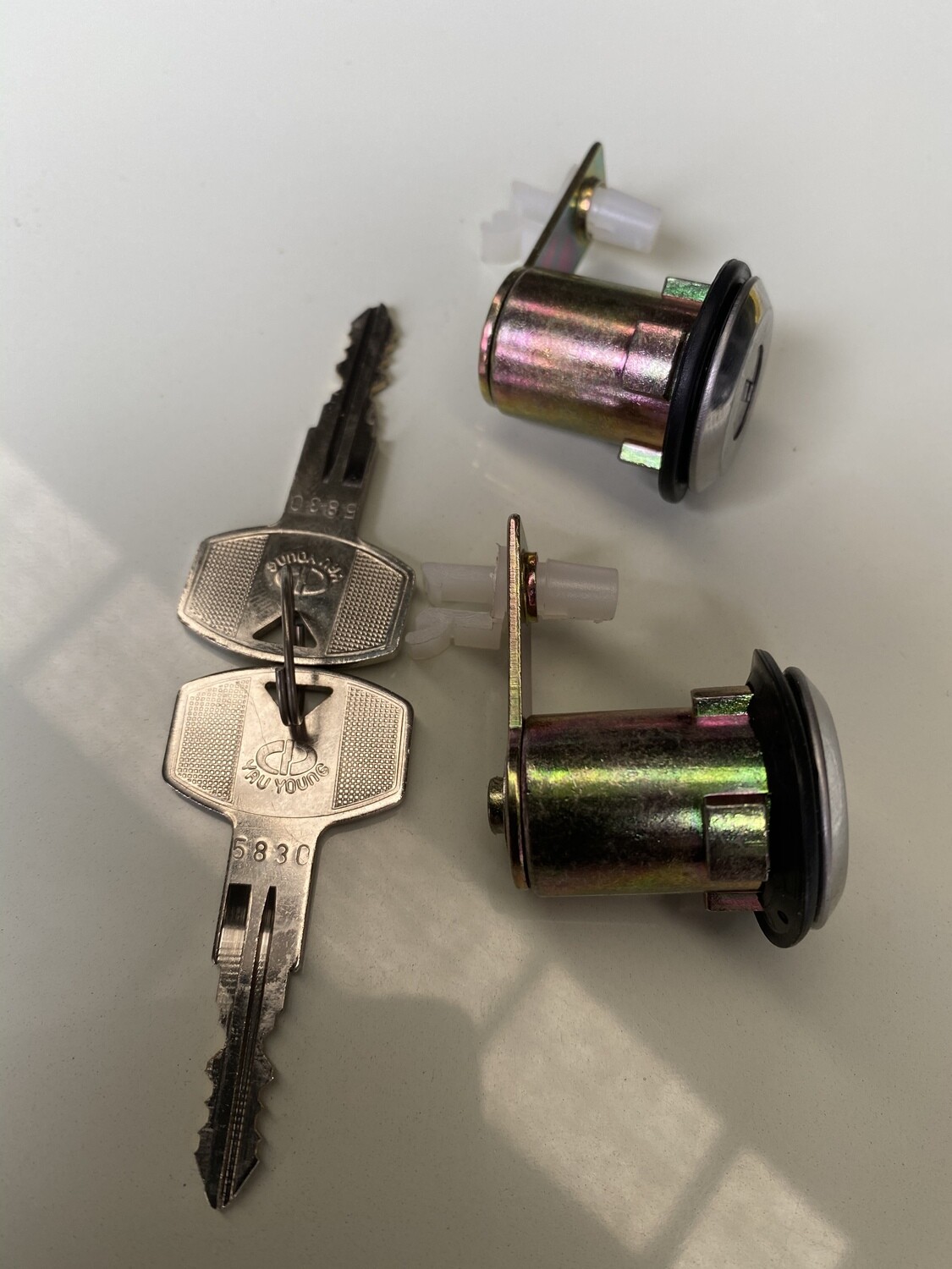 Door lock barrels