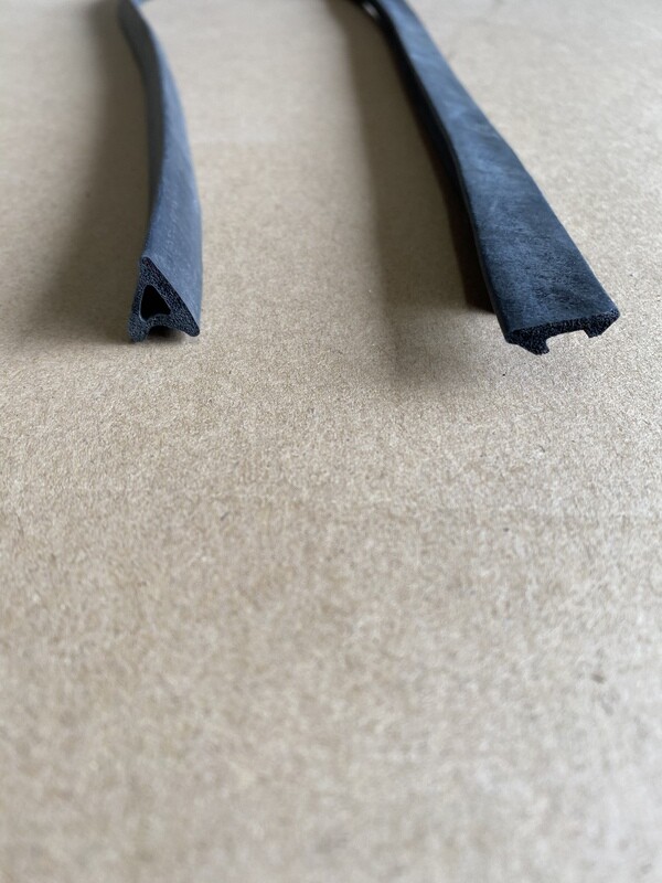 Top door seal