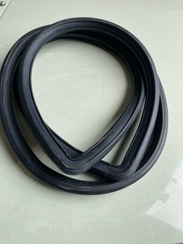 260z rear screen seal