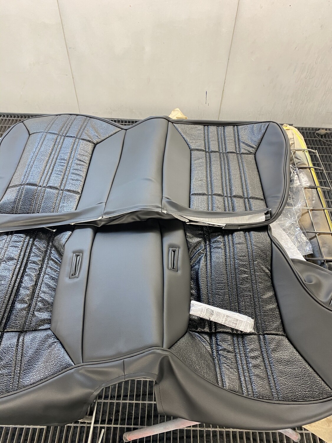 Rear seat cover Early 260z 2/2