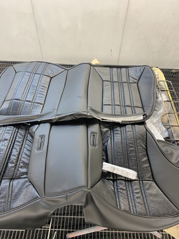 Rear seat cover Early 260z 2/2