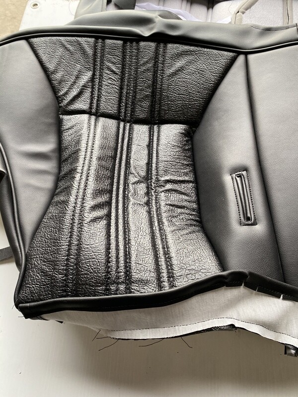 Rear seat 260 2/2