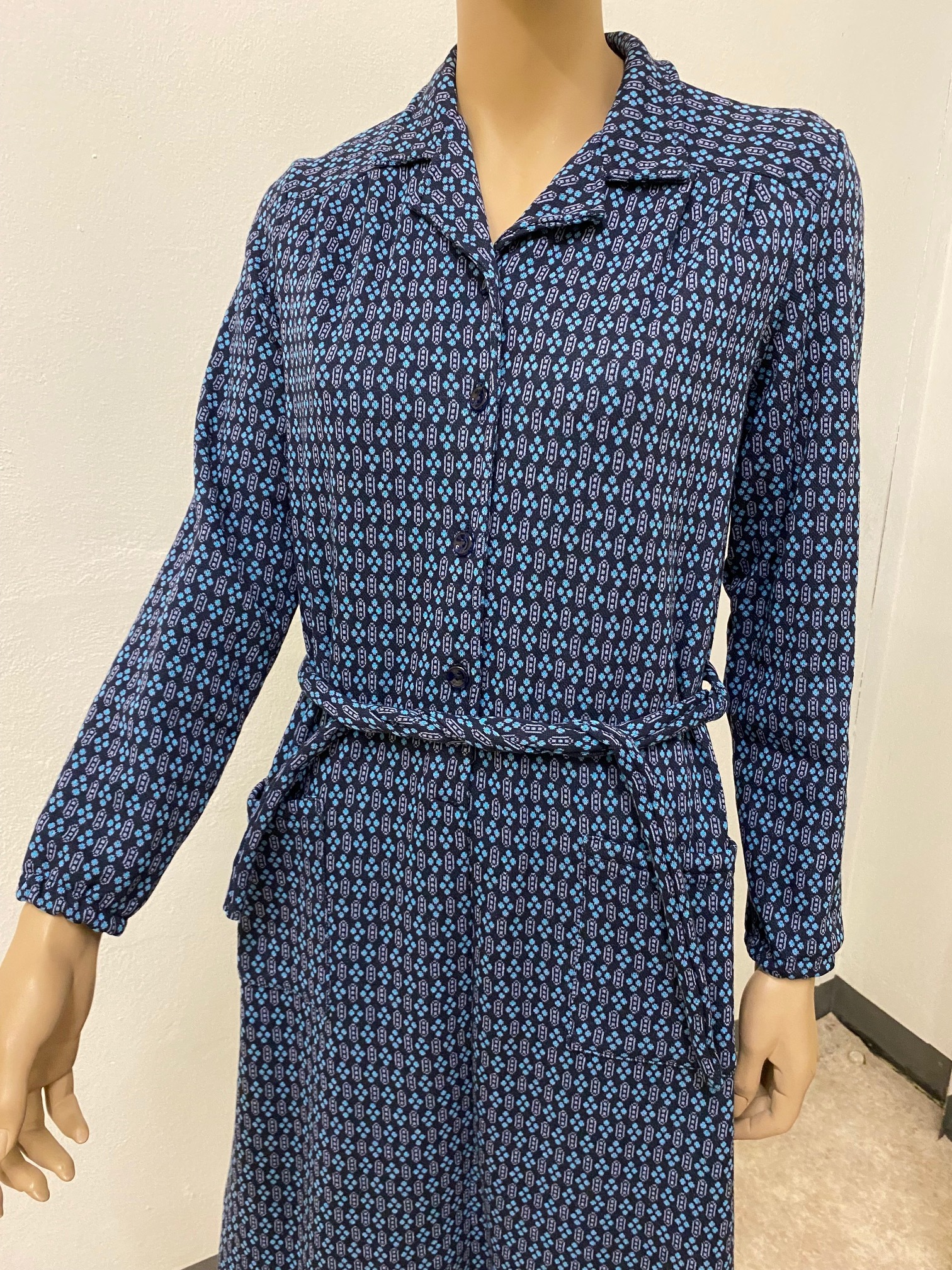 881-20 ABITO MANICA LUNGA CHIUSO