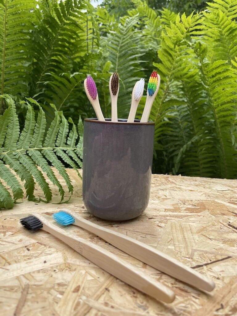 зубна щітка бамбукова