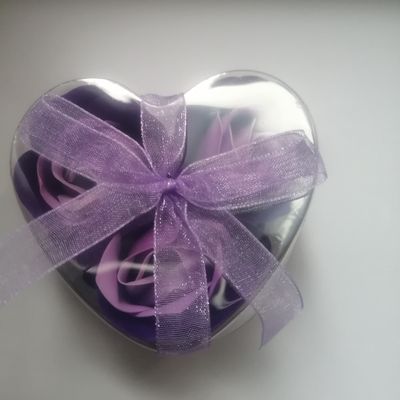 Fleurs de savon boite en coeur