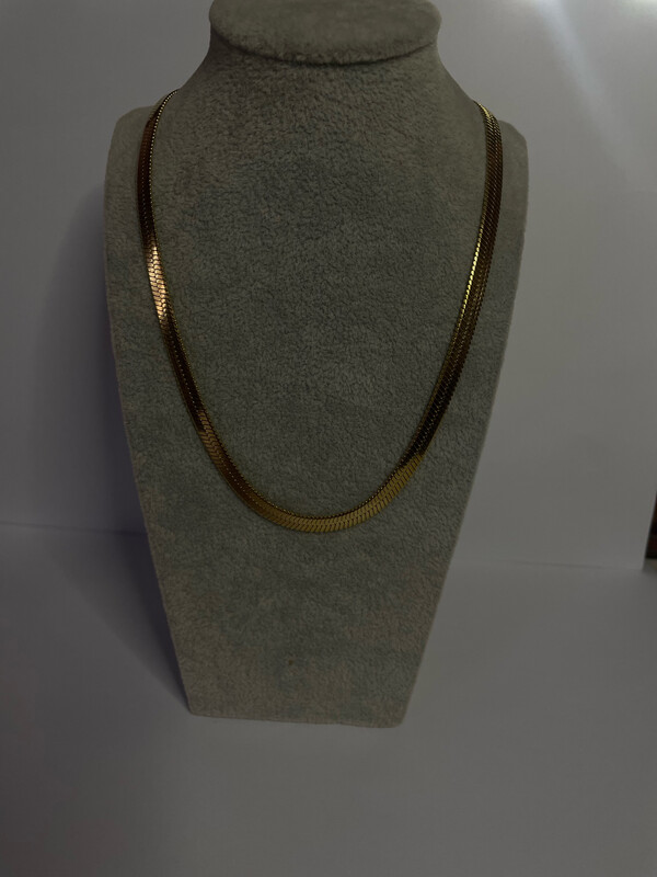 Evara Necklace