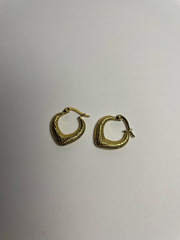 Clara Hoops