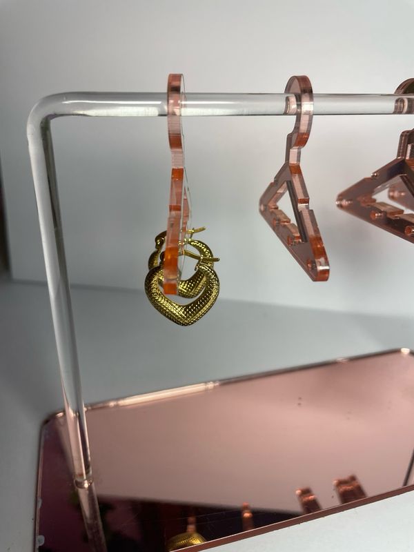 Clara Hoops