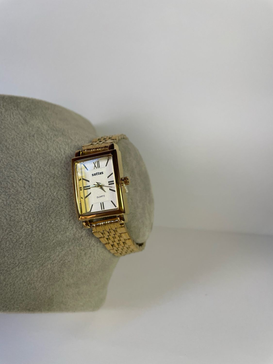 Lenore Watch