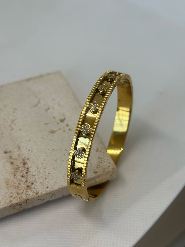 Kainaat bracelet 