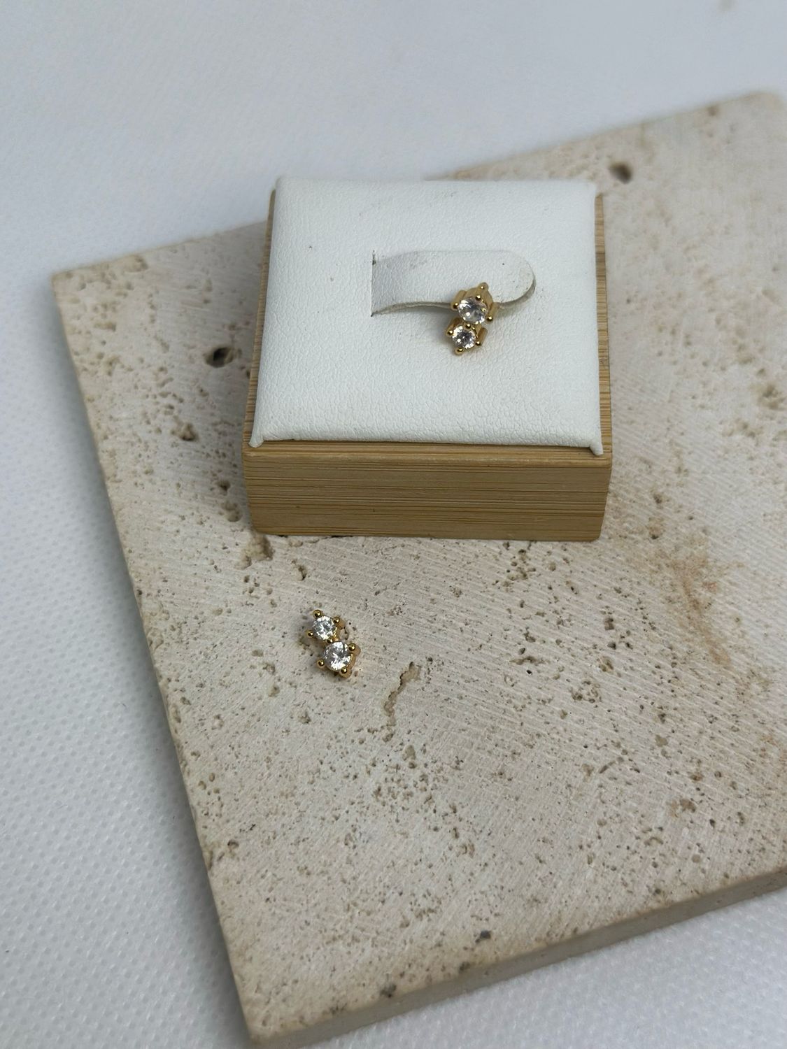 Afifa flat back Earrings