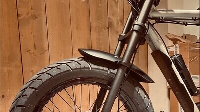 Fender？ Forty Customs Z-Series Front Fender