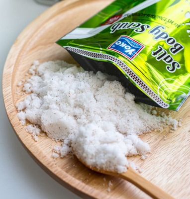 YOKO MOITURIZIND COCONUT + MILK GOMMAGE POUR LE COPRS
