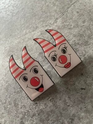 Dom-Clown Pins
