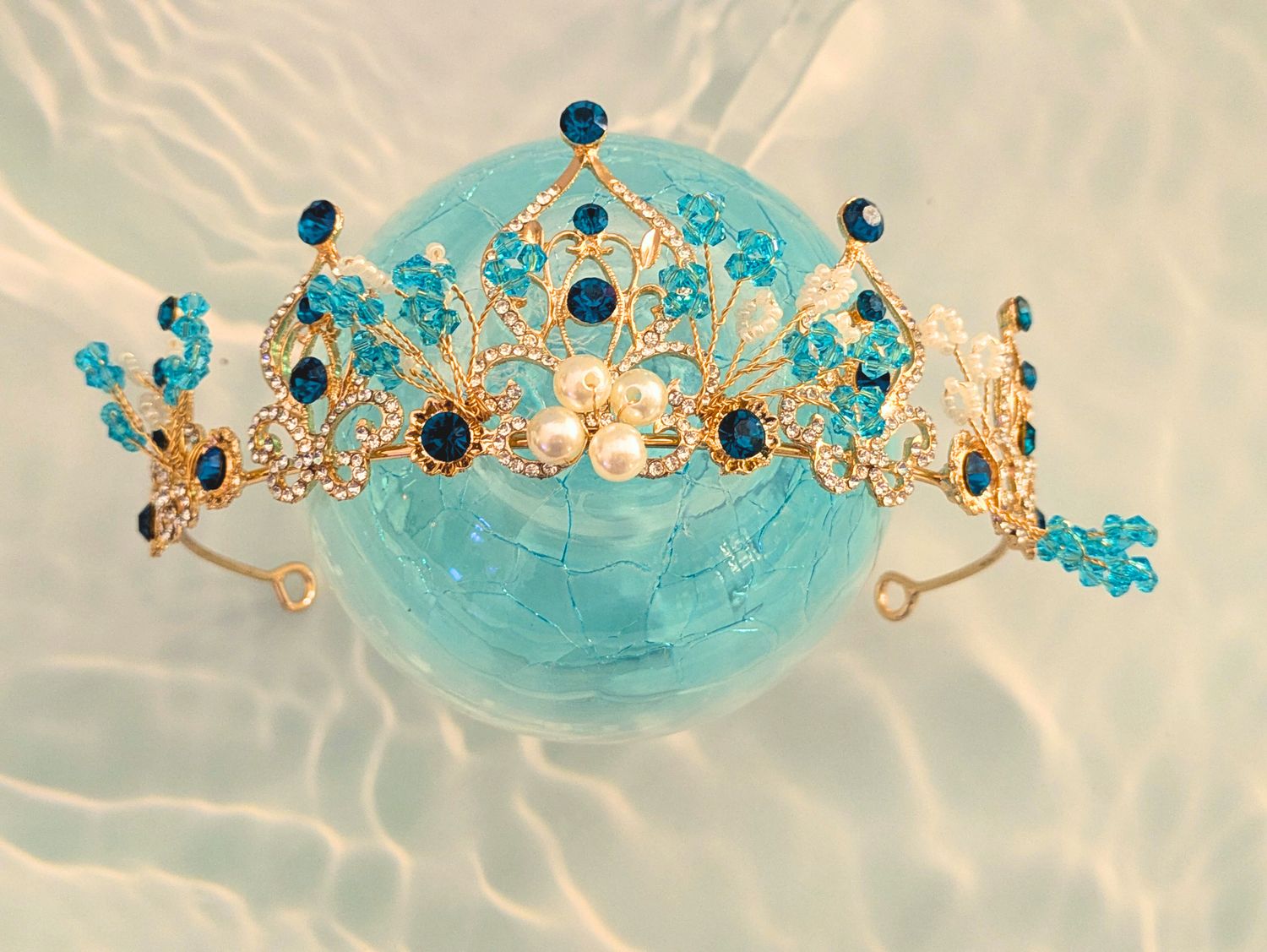 Azure pearl tide crown