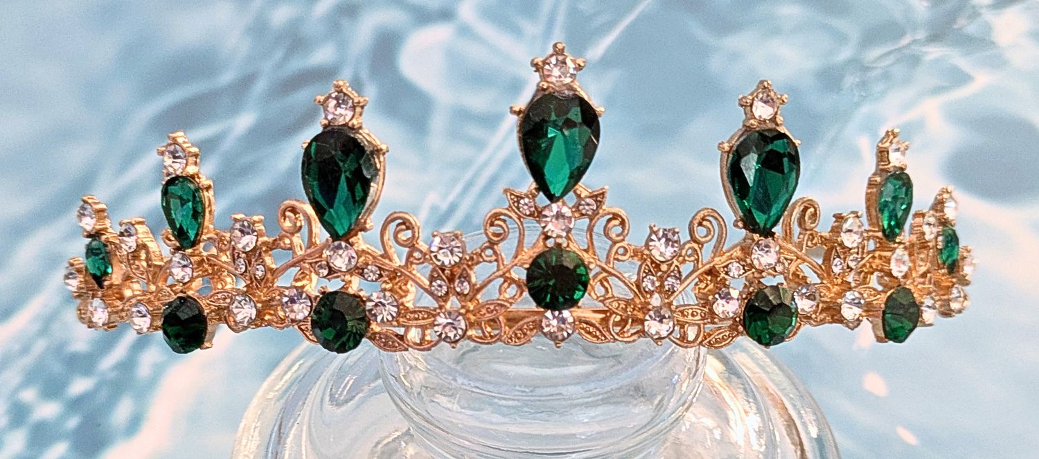 Emerald Crest Crown Emerald Crest Crown