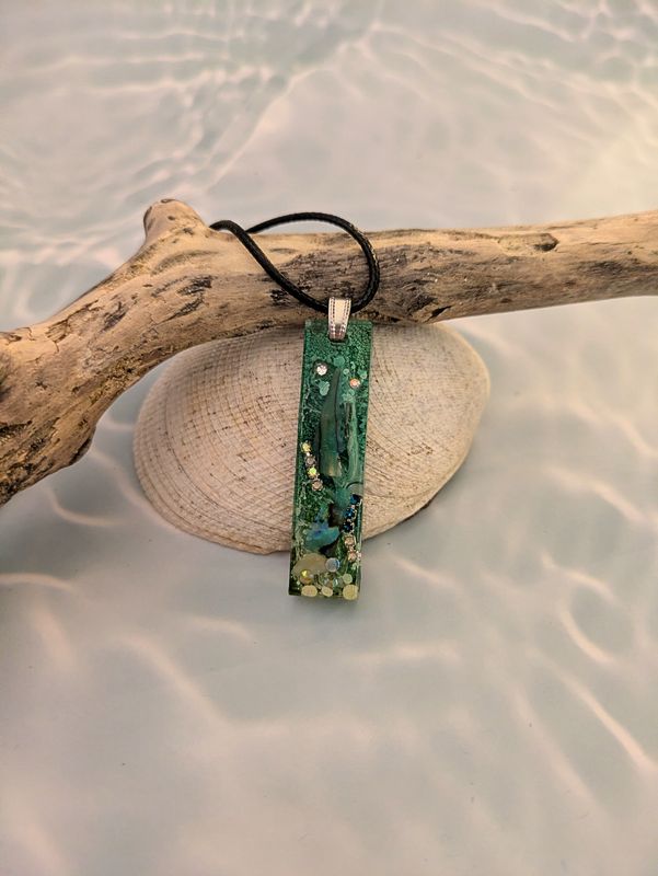 Kelpfall Shimmer - Ocean Depth Pendant