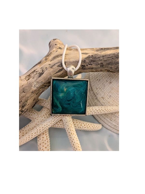 Deep Tide Square Pendant