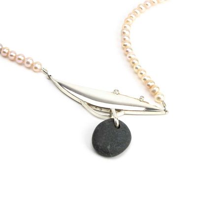 Pearls and Black Pebble, necklace BRYH655