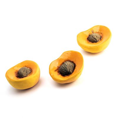 Peach with Pit, ceramic WHYE062