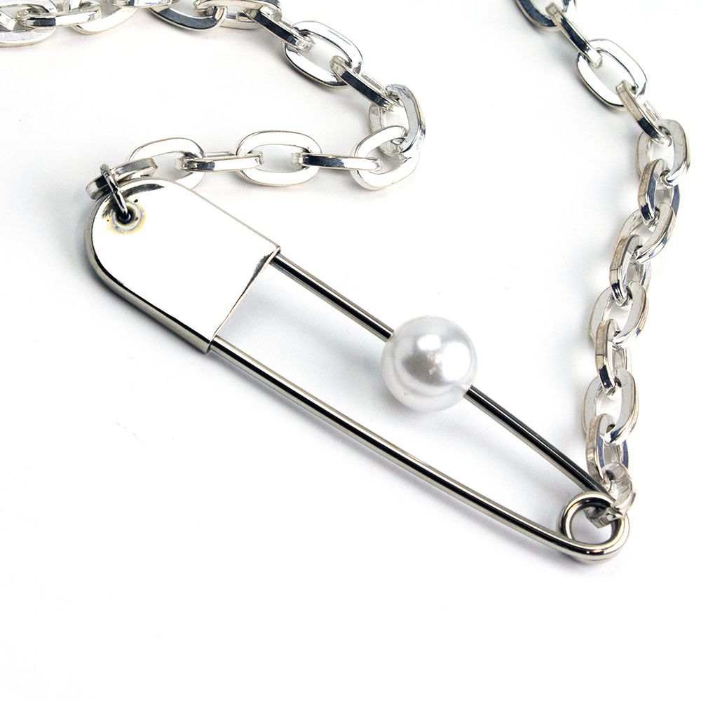 Vintage Large Safety Pin with Pearl, necklace HILM143