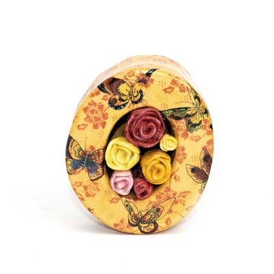 Roses in Oval Butterfly Frame, ceramic CHAE59