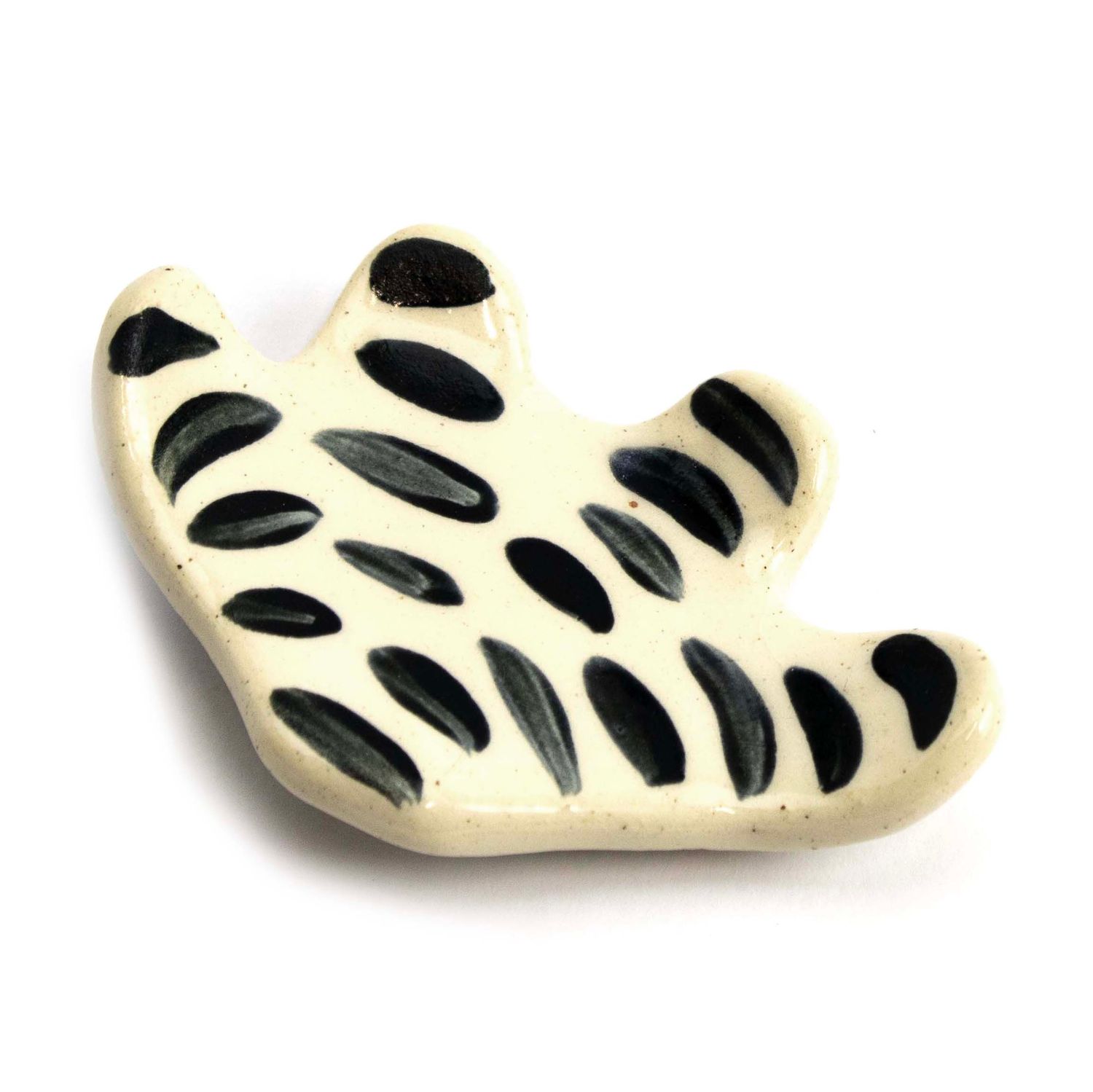 Indigo on White Organic Form, ceramic magnet ROHG031