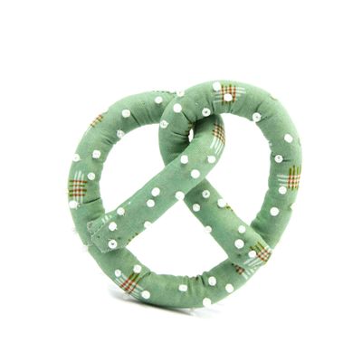 Green, soft sculpture pretzel HIRC374