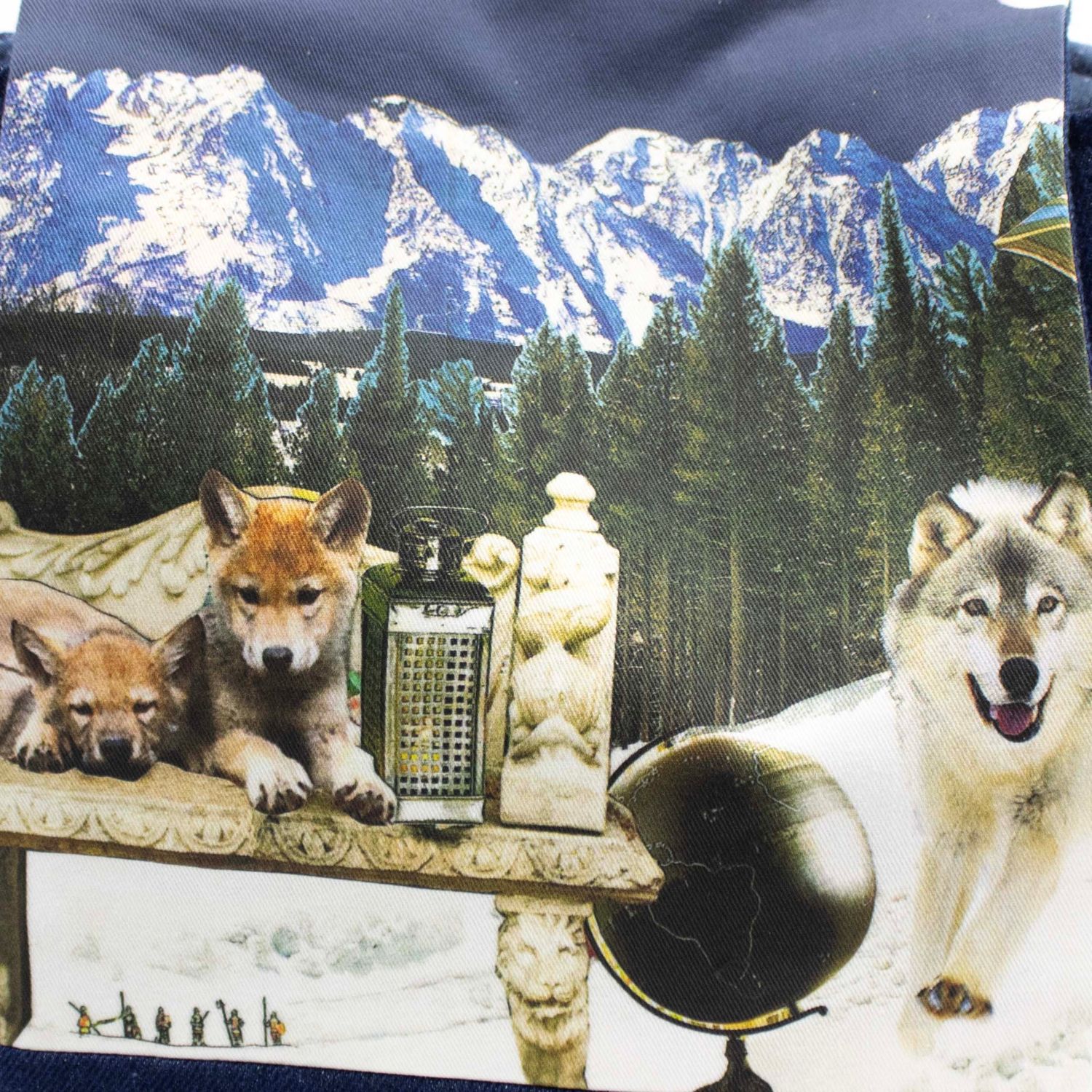 Wolf Mountain in Denim, backpack KOPS546