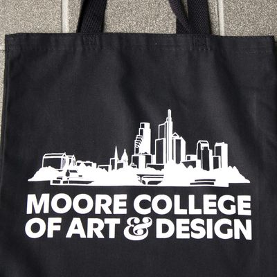 Tote Skyline: Small Black &amp; White