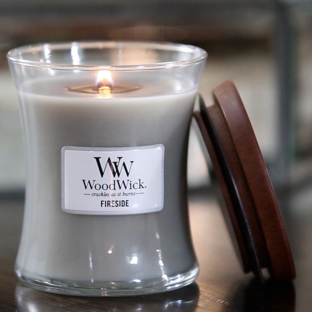 WoodWick / Yankee Candle Candela Profumata Media Fragranza Fireside Con  Stoppino Legno