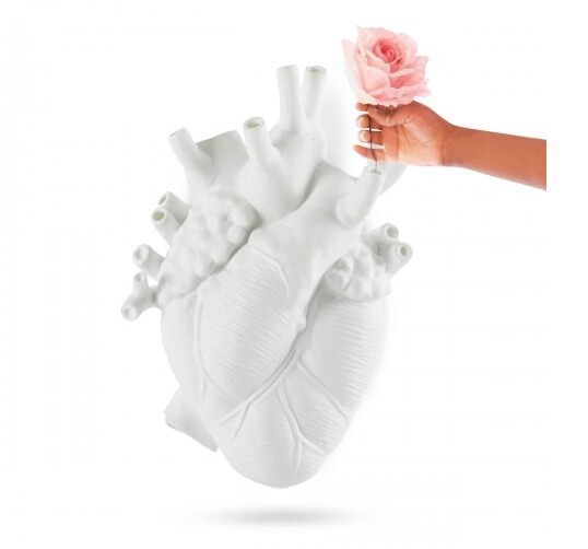 Vaso moderno cuore gigante in resina Love in Bloom Huge Giant Design Seletti