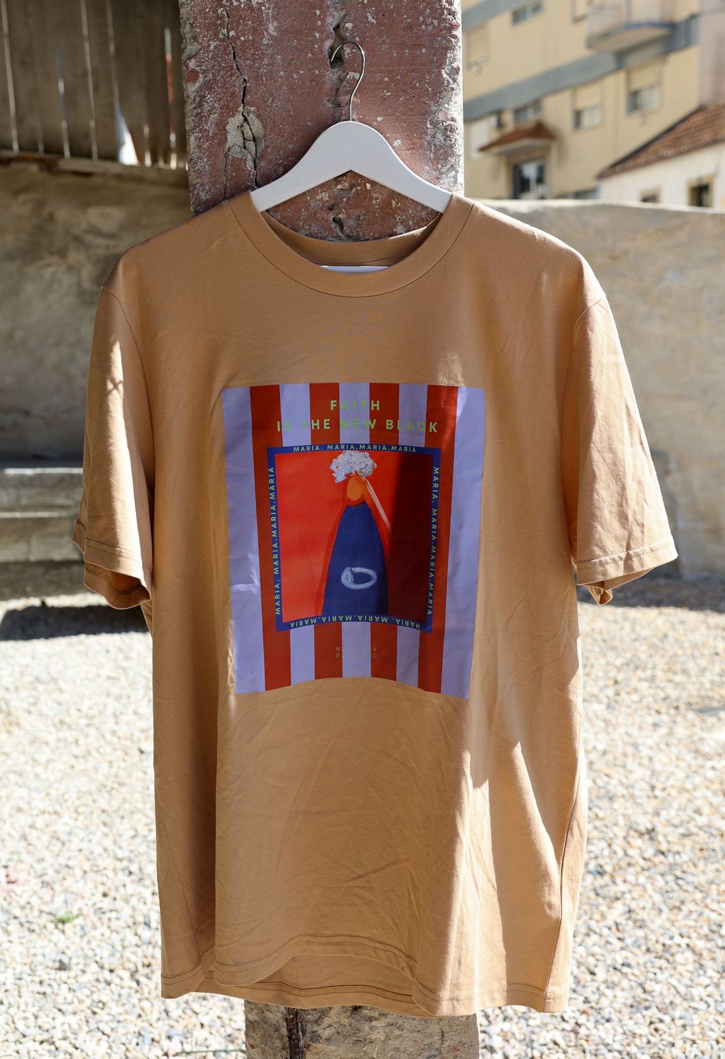 T-shirt ' FAITH IS THE NEW BLACK'