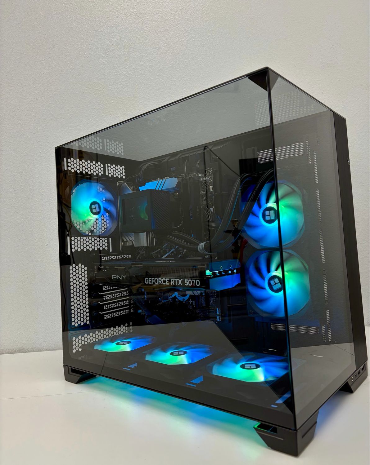 Gaming PC Intel i7/32GB RAM/2TB RTX 5070 GPU