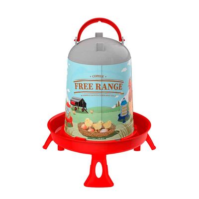 Bebedero de plástico con patas modelo Free-Range - 5 l. rojo