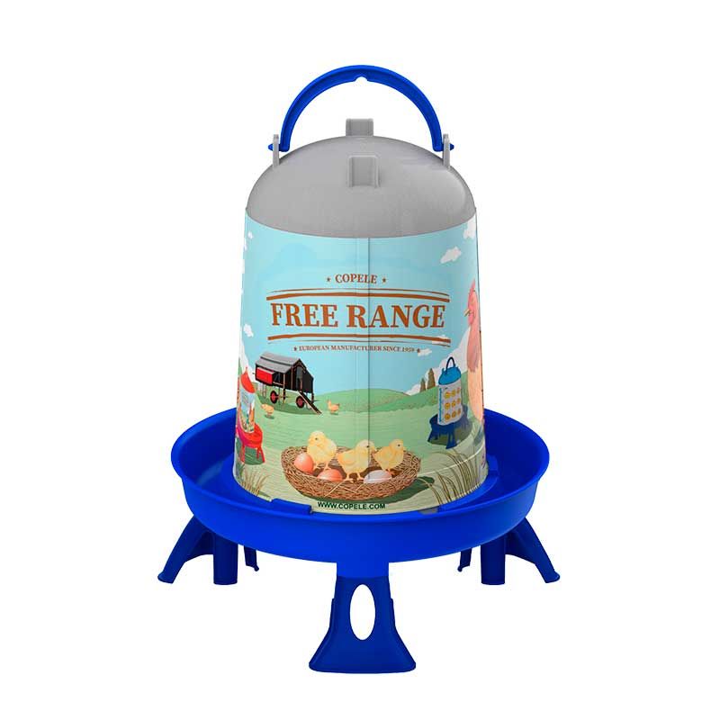Bebedero de plástico con patas modelo Free-Range - 5 l. azul