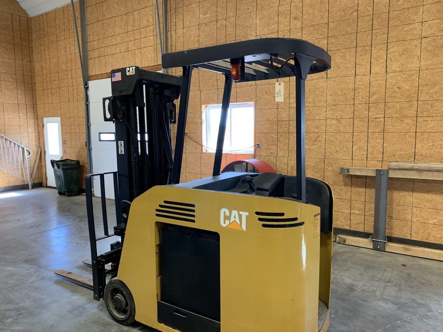 CAT DOCKSTOCKER (272)