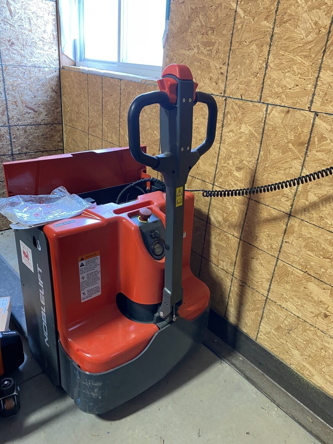 Noblelift Electric Pallet Truck (274-276)