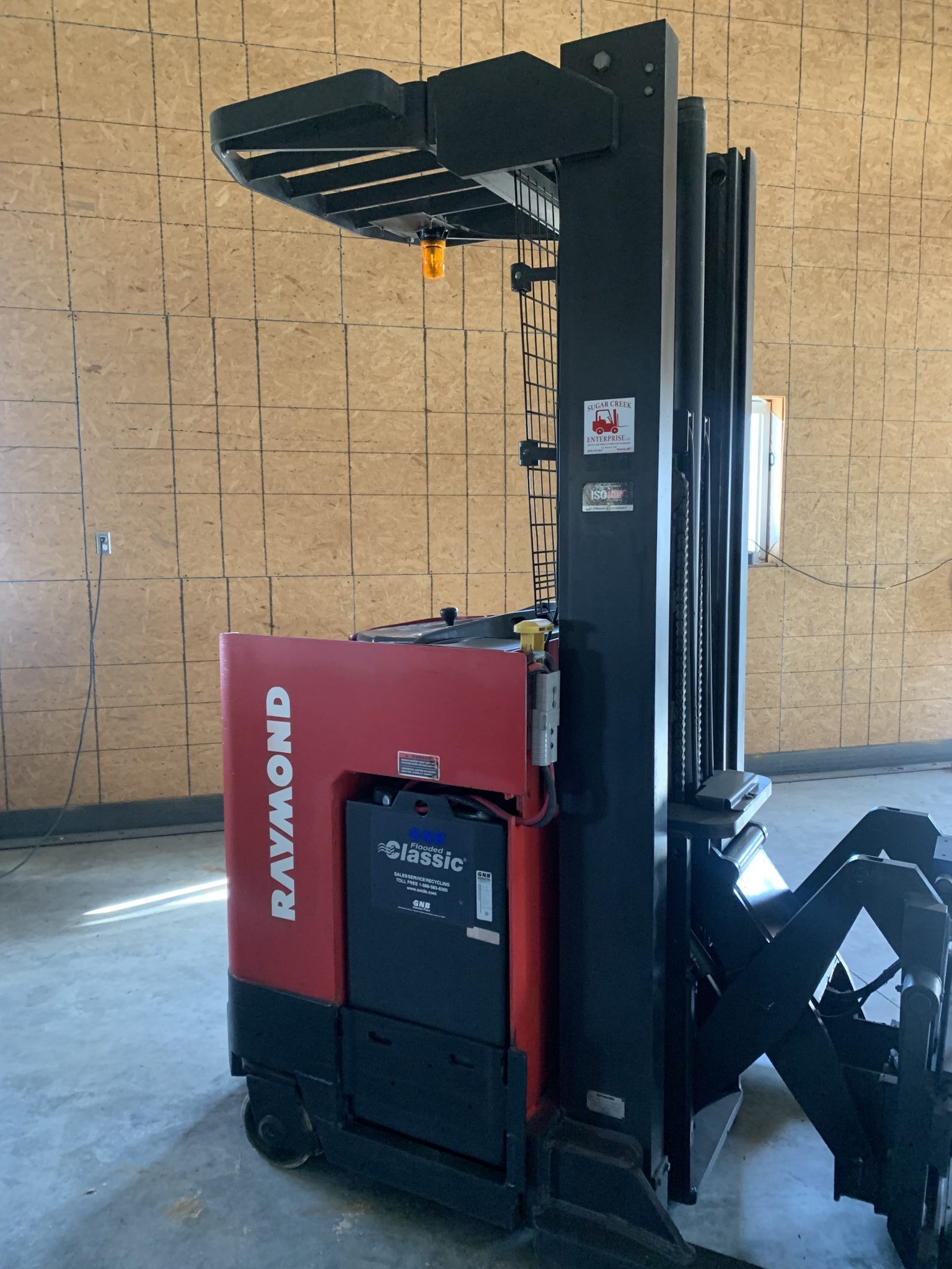 RAYMOND REACH TRUCK (269)