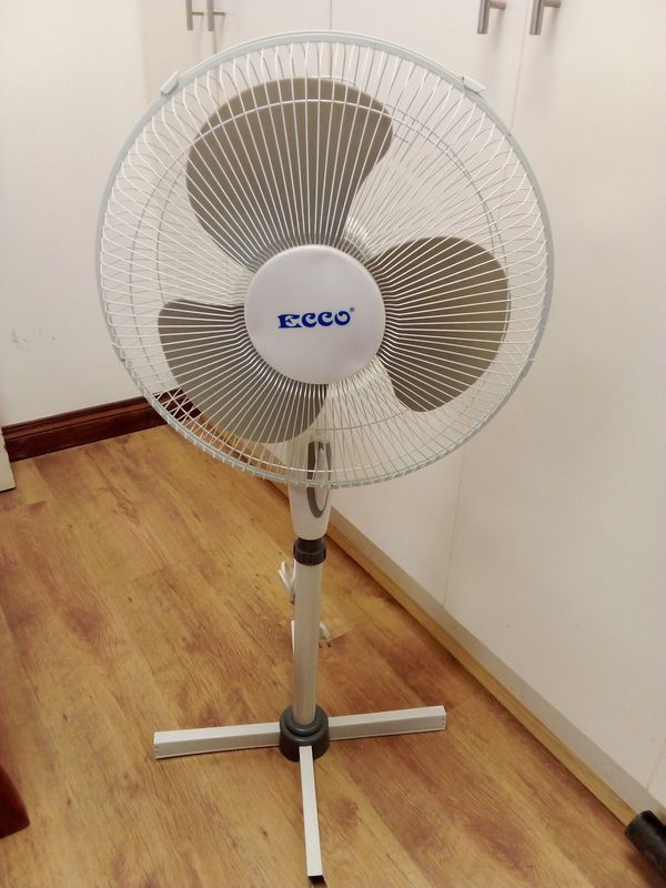 ECCO STANDING FAN