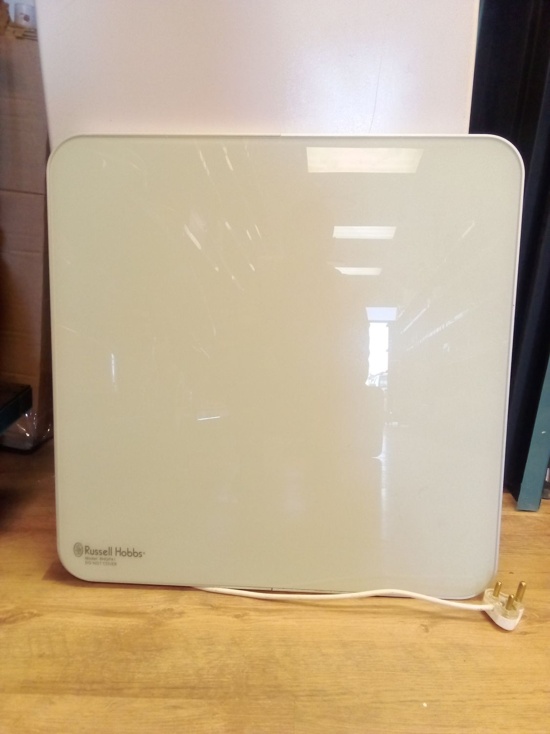 RUSSELL HOBBS WALL HEATER