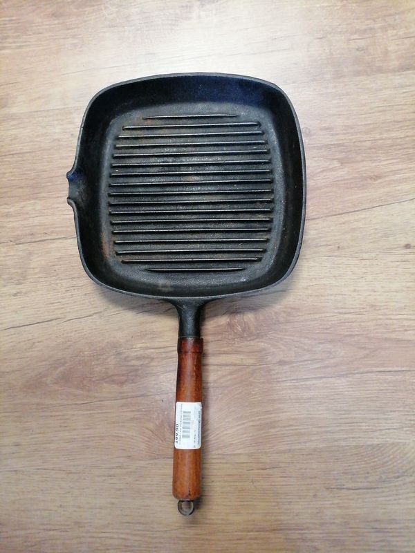 CAST IRON PAN