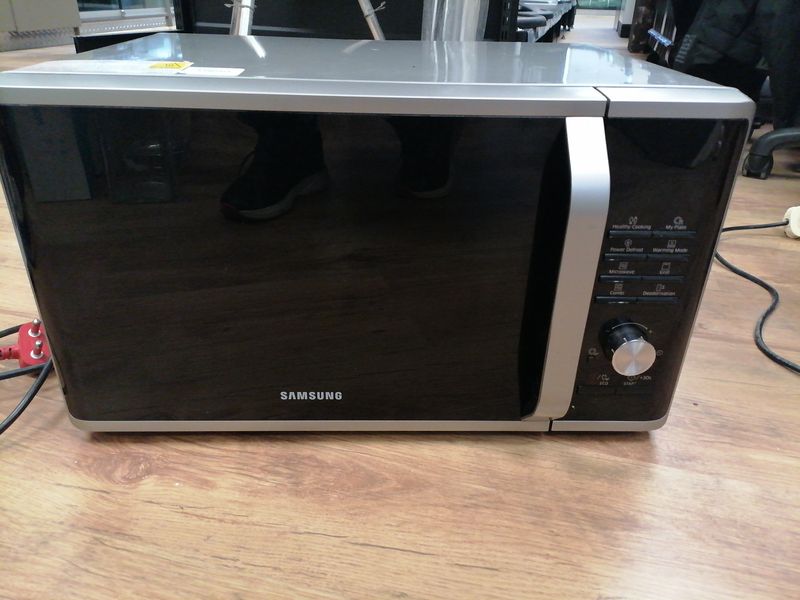 SAMSUNG 32L SILVER MICROWAVE [19629]