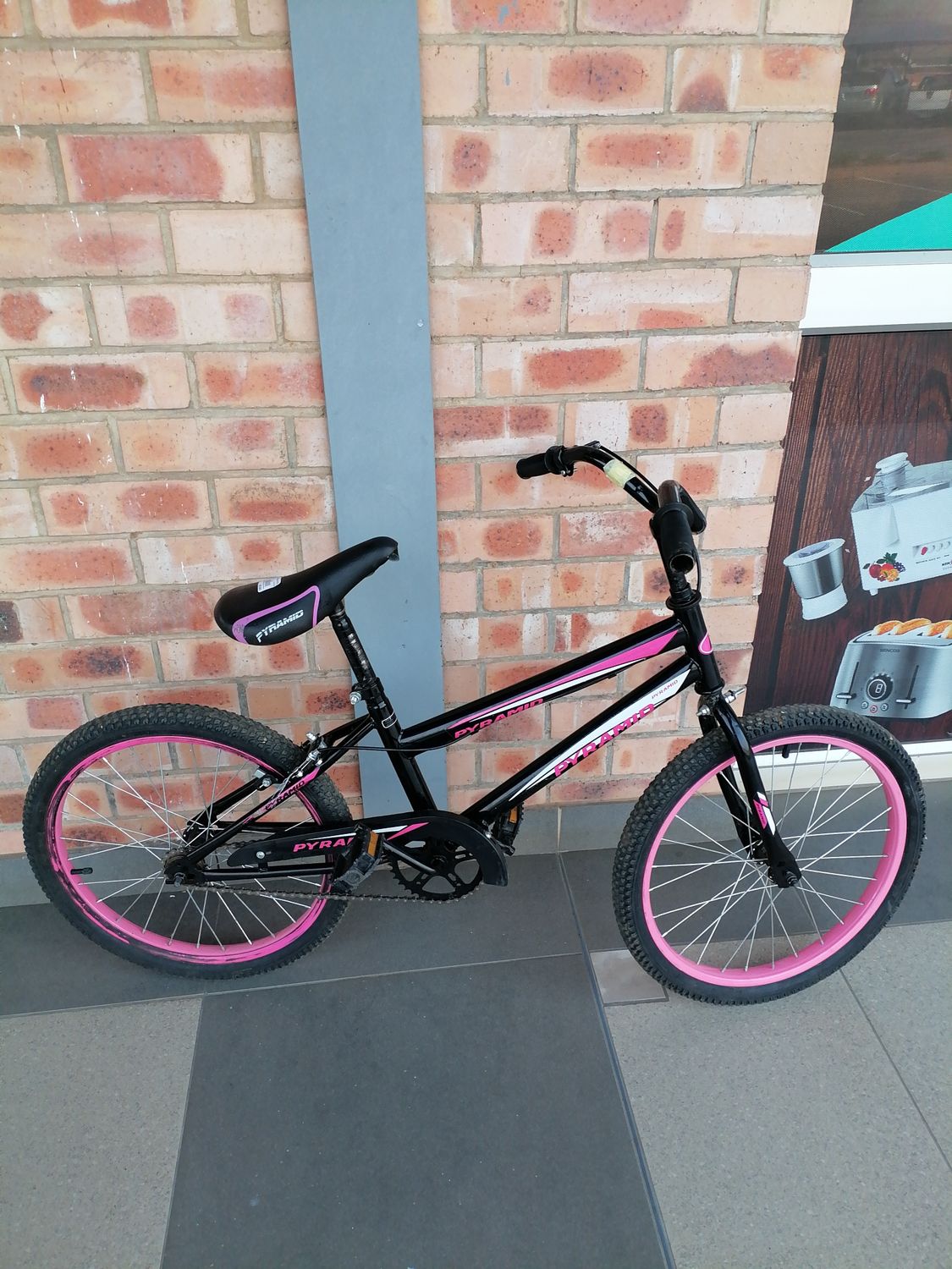 PYRAMID 20 INCH BICYCLE