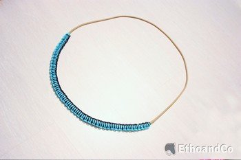 Collier d&#39;encolure avec tressage (au choix)