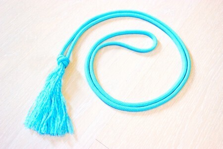 Collier d'encolure noué