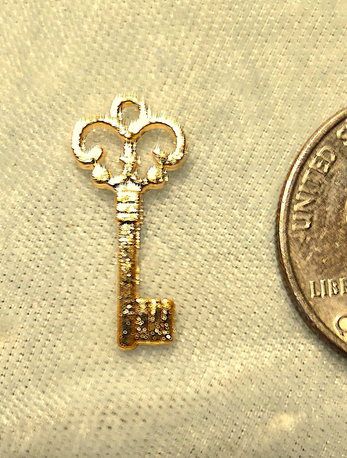 Key, Gold