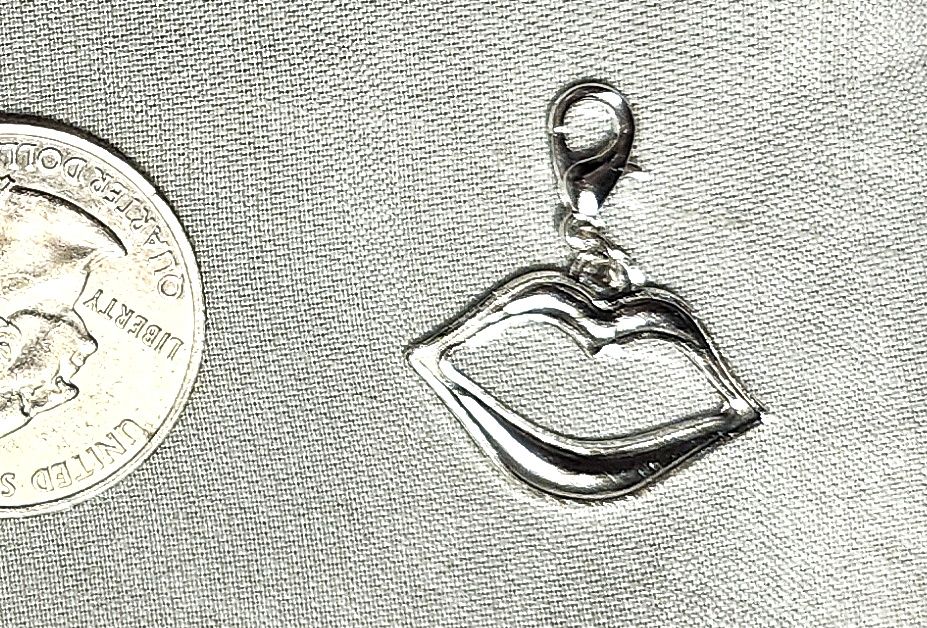 Silver Lips Charm