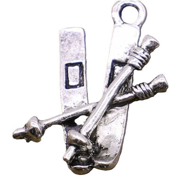Skis Charm (clasp included)